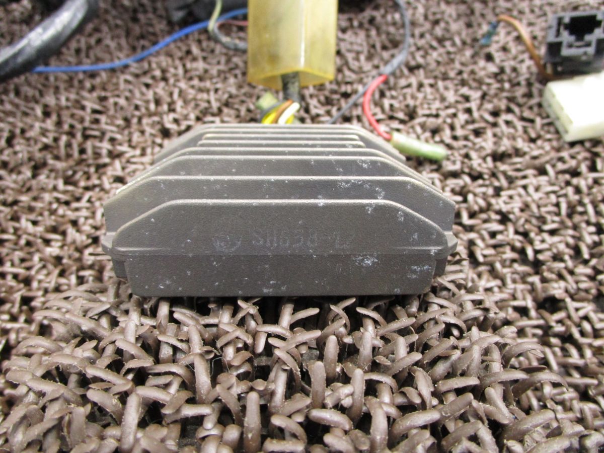 メインハーネス レギュレター