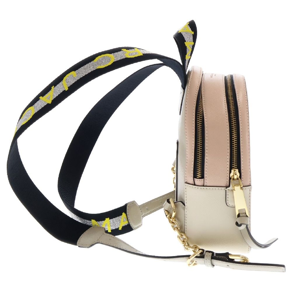 MARC JACOBS (マークジェイコブス) パックショット ロゴプレート  