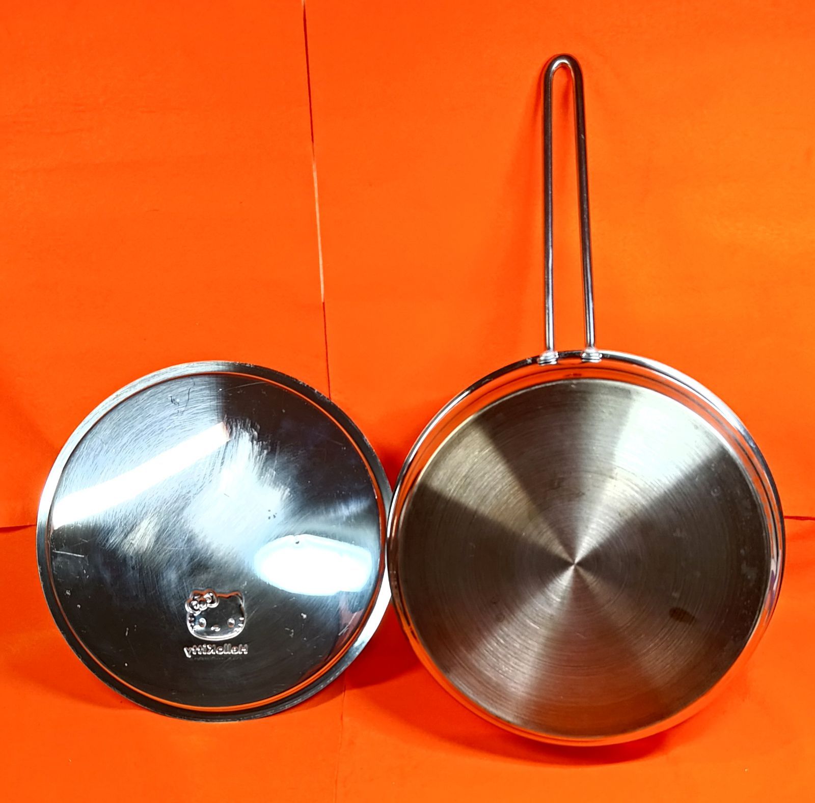 希少品 】 ハローキティ ステンレス フライパン 蓋付き