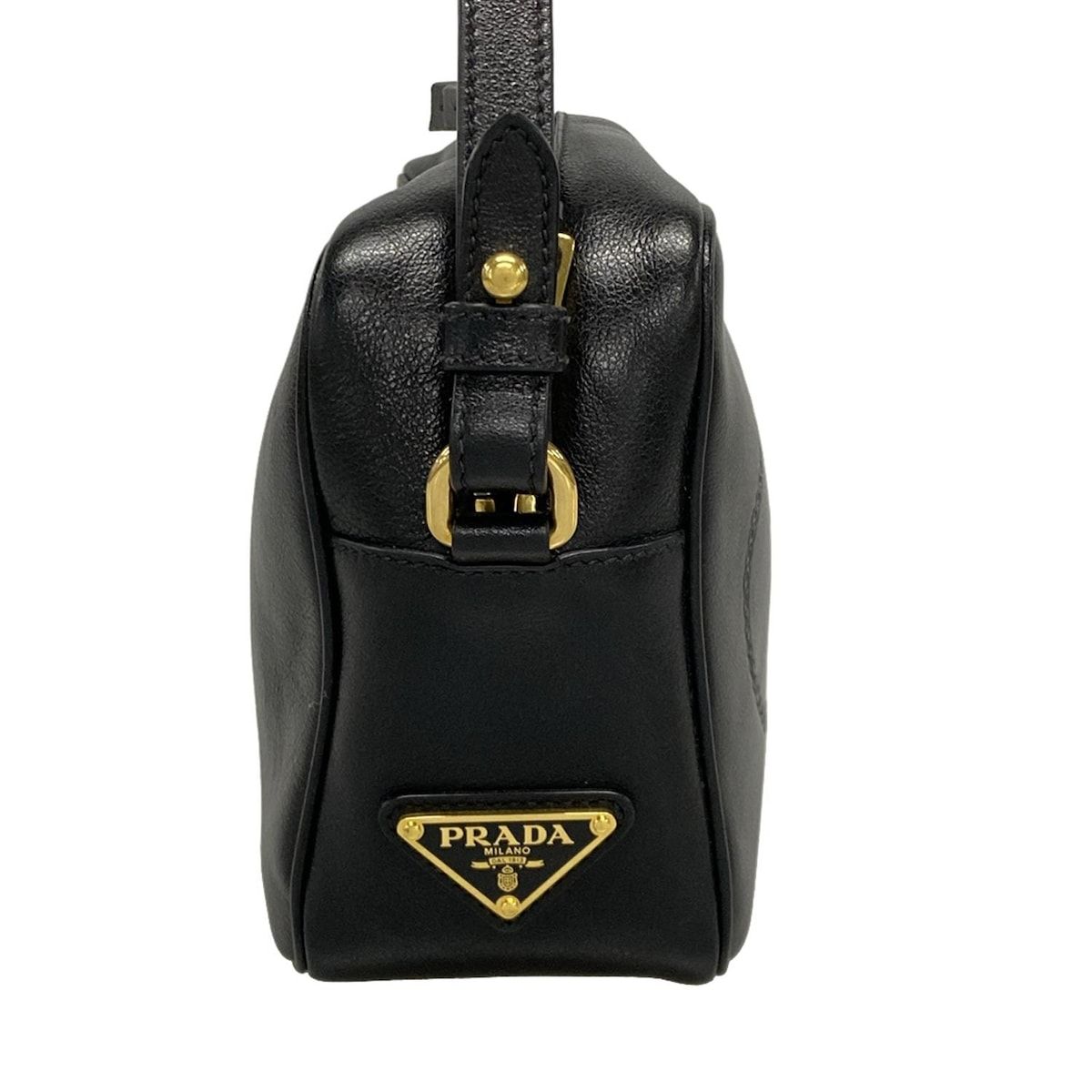 PRADA プラダ ロゴ型押し レザー ショルダーバッグ PRADA プラダ ロゴ ショルダーバッグ レザー レディース [中古