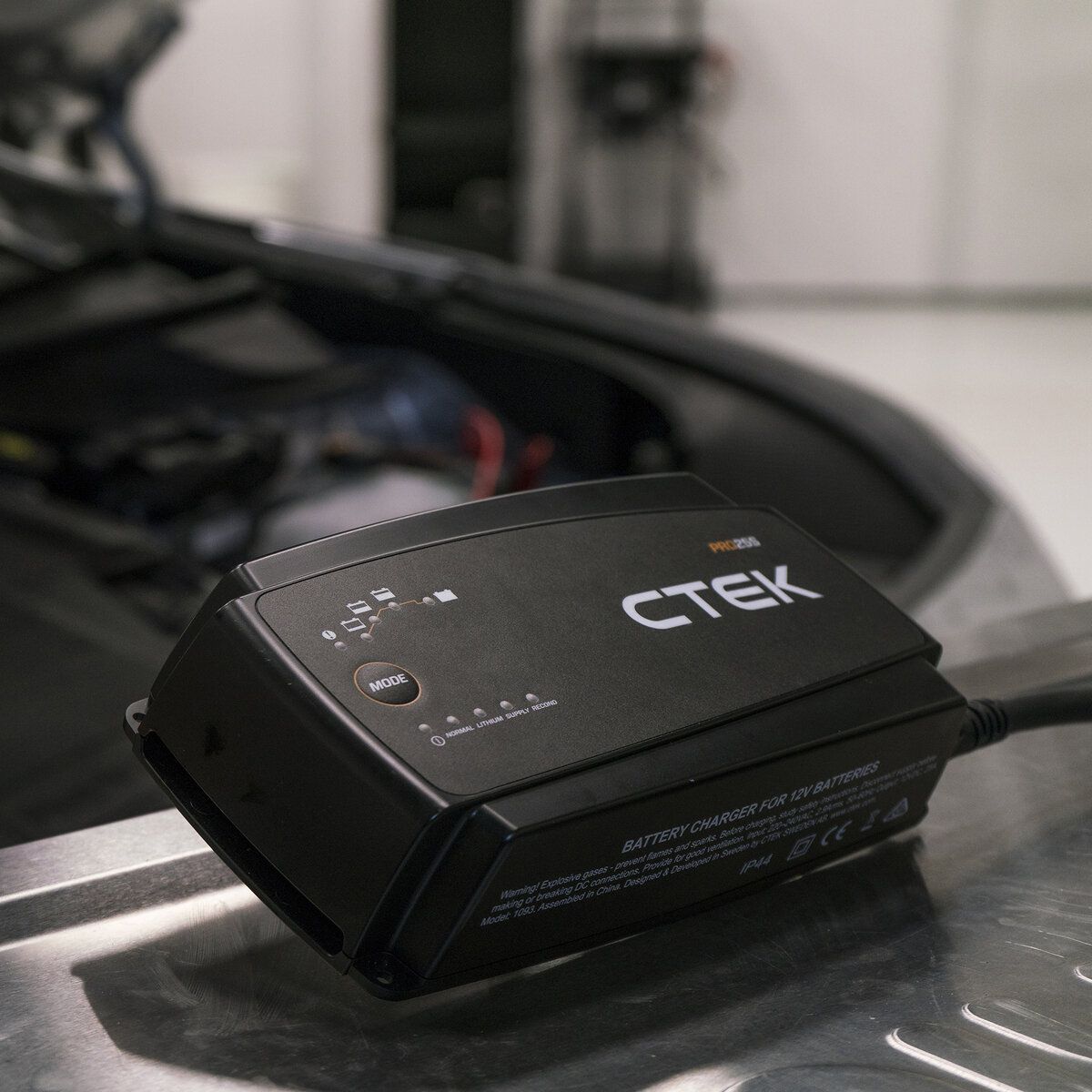 バッテリー充電器 ks48383