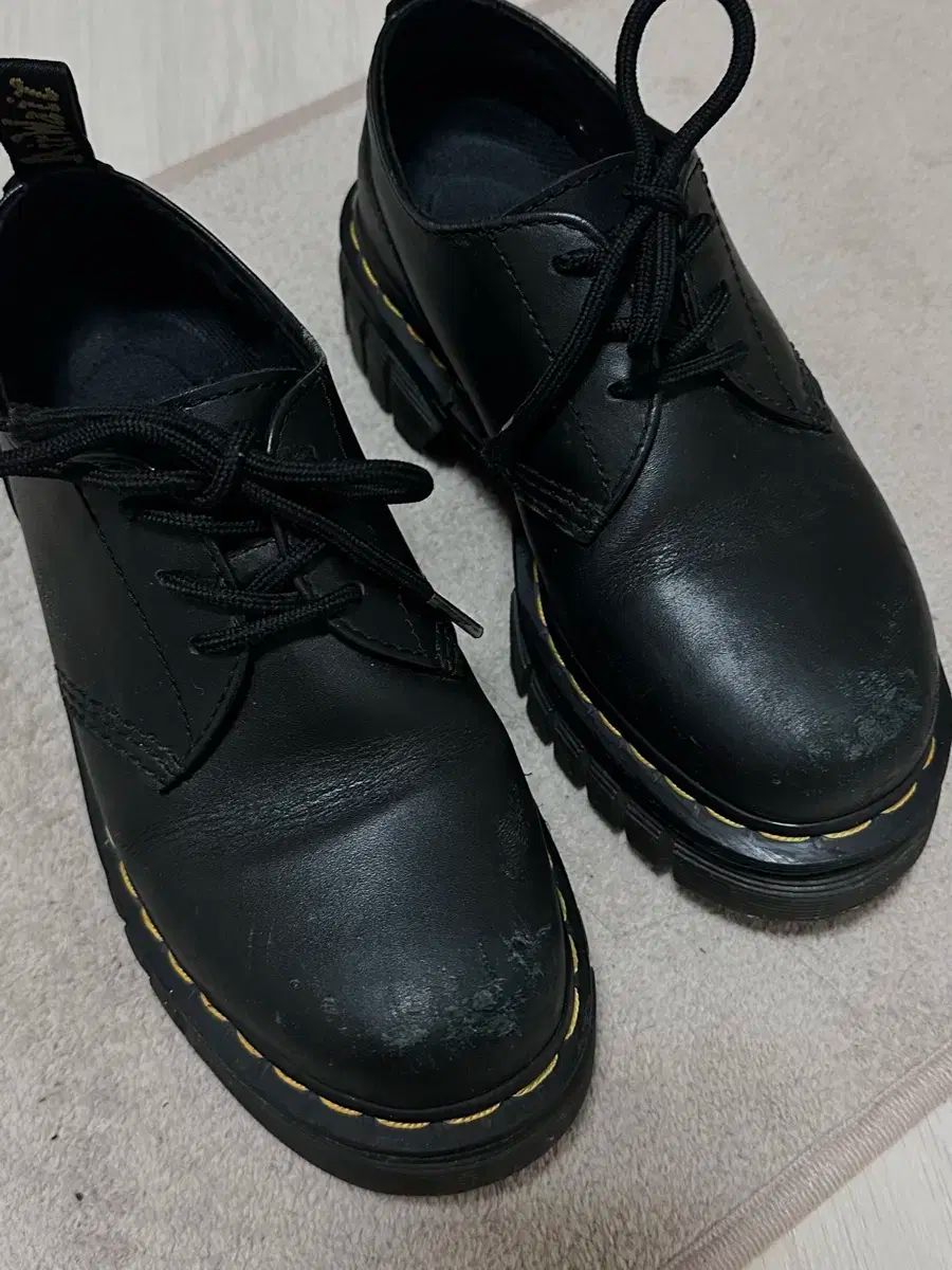 DR. MARTENS
