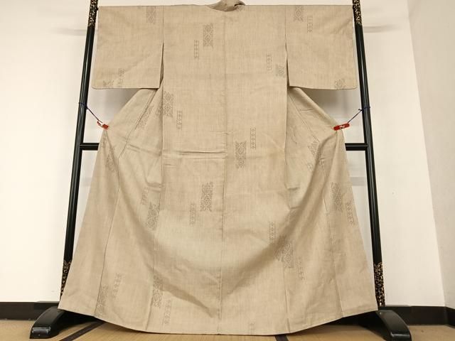 平和屋着物○本場結城紬 重要無形文化財 100亀甲 飛び亀甲柄 間道 正絹