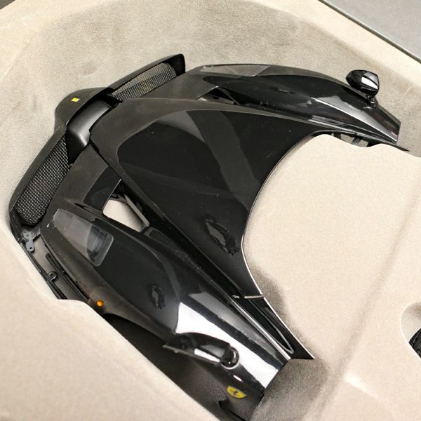 タミヤ エンツォフェラーリ1/12 ブラックバージョン半完成モデル