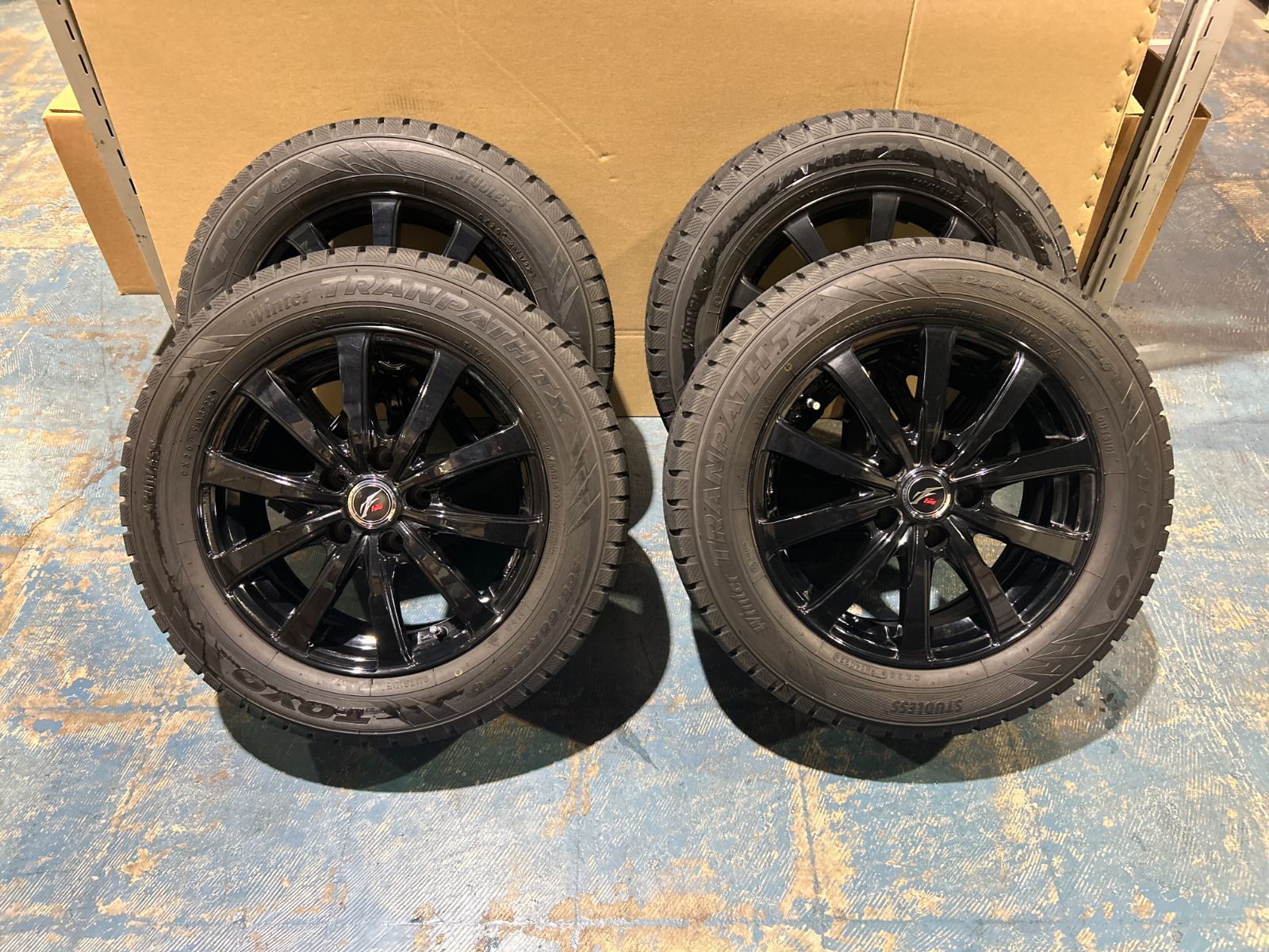 ウェッズ ファング トーヨータイヤ スタッドレス付 PCD114.3 16インチ 6.5J 205 60R16 タイヤ