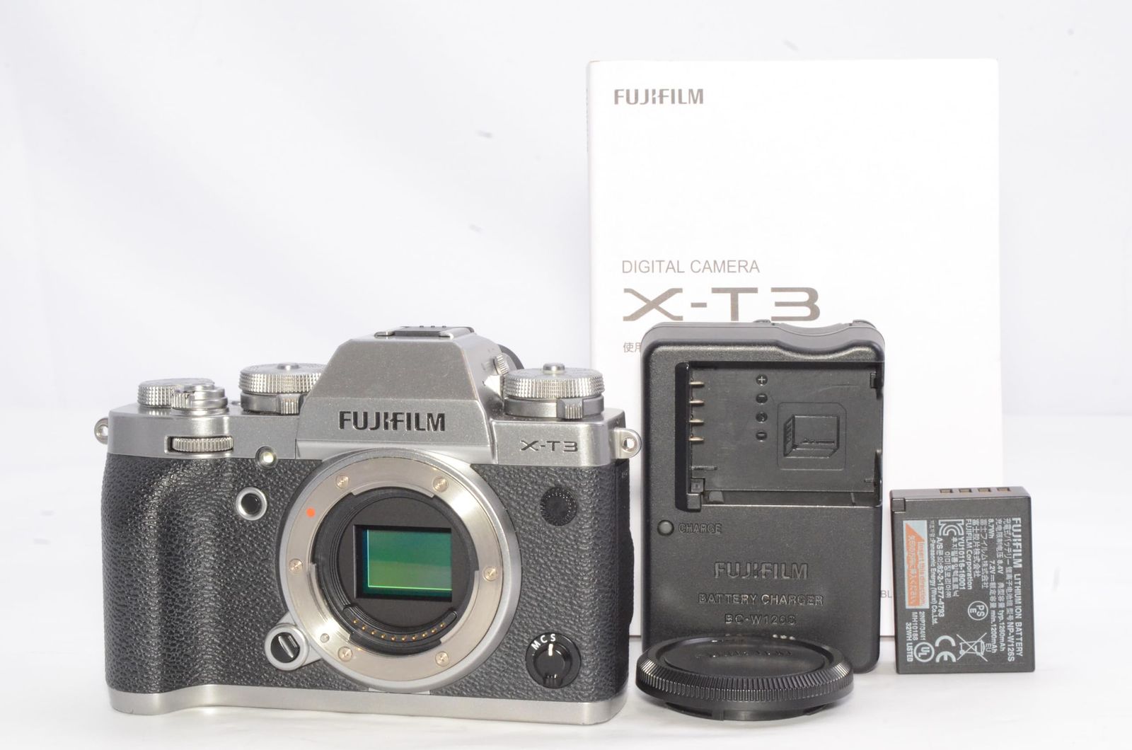 FUJIFILM x-t3 動作○ ボディ　WW2809 fujifilm-x-t3_wm8x.800.jpg