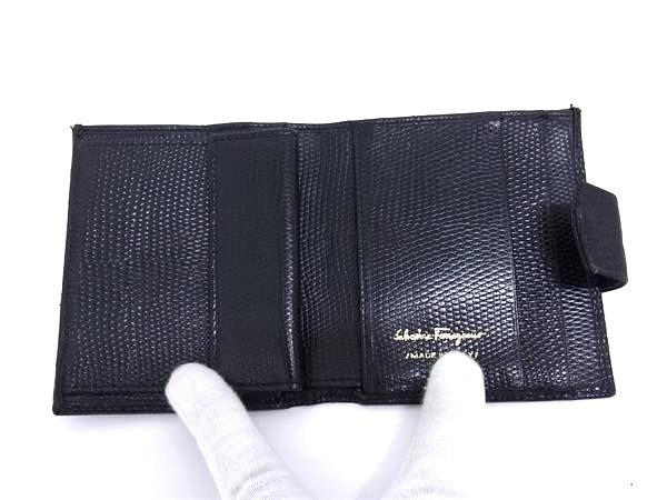 美品 フェラガモ ヴァラ リザード型押しレザー 二つ折り 財布 Salvatore Ferragamo フェラガモ ヴァラ リザード型押しレザー 二