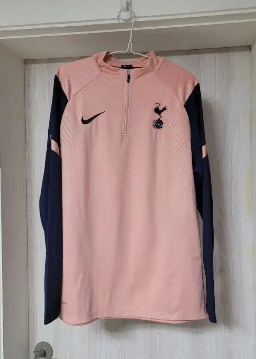 ナルニア国物語　シリアルナンバー付き衣装ダンス ナルニア国物語 シリアルナンバー付き衣装ダンス - メルカリ