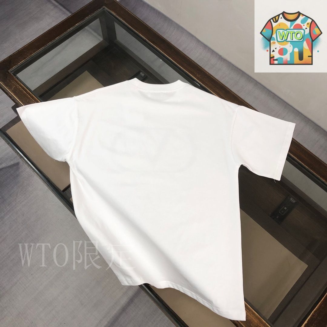 25ss VALENTINO ロゴ ストライプ Tシャツ 今日特価】VALENTINO 25SS T シャツ - メルカリ