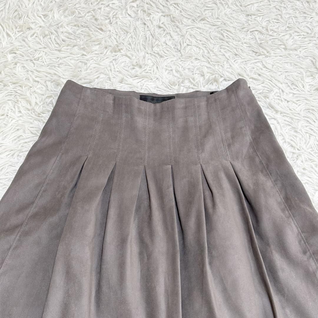 膝丈プリーツスカート