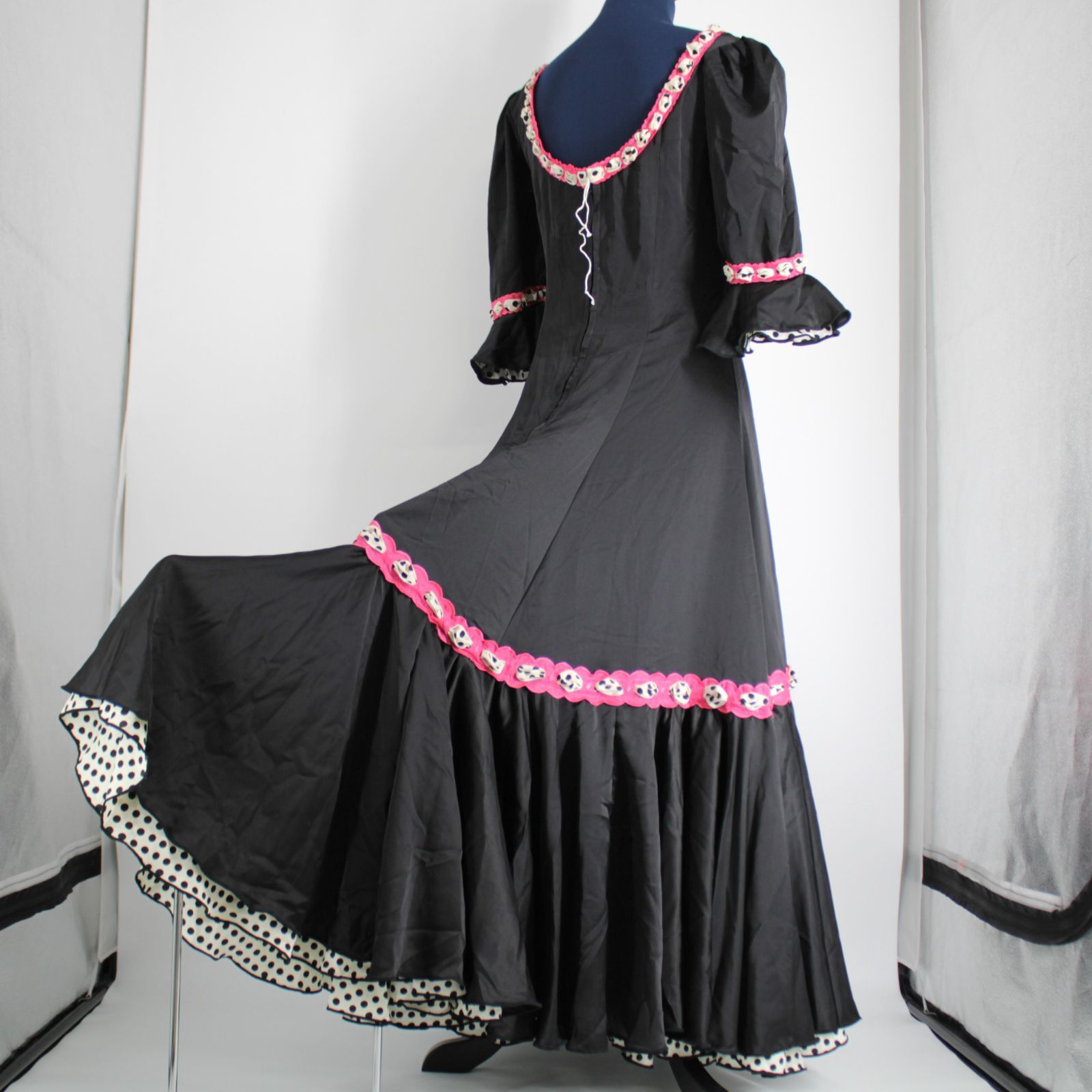 美品 フラメンコ衣装】ブラック ワンピース ドレス 黒 ピンク 美品 フラメンコ衣装】ブラック ワンピース ドレス 黒 ピンク
