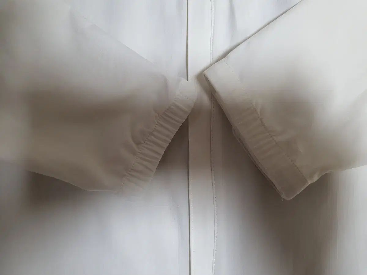 ザノースフェイス ウィンドブレーカー