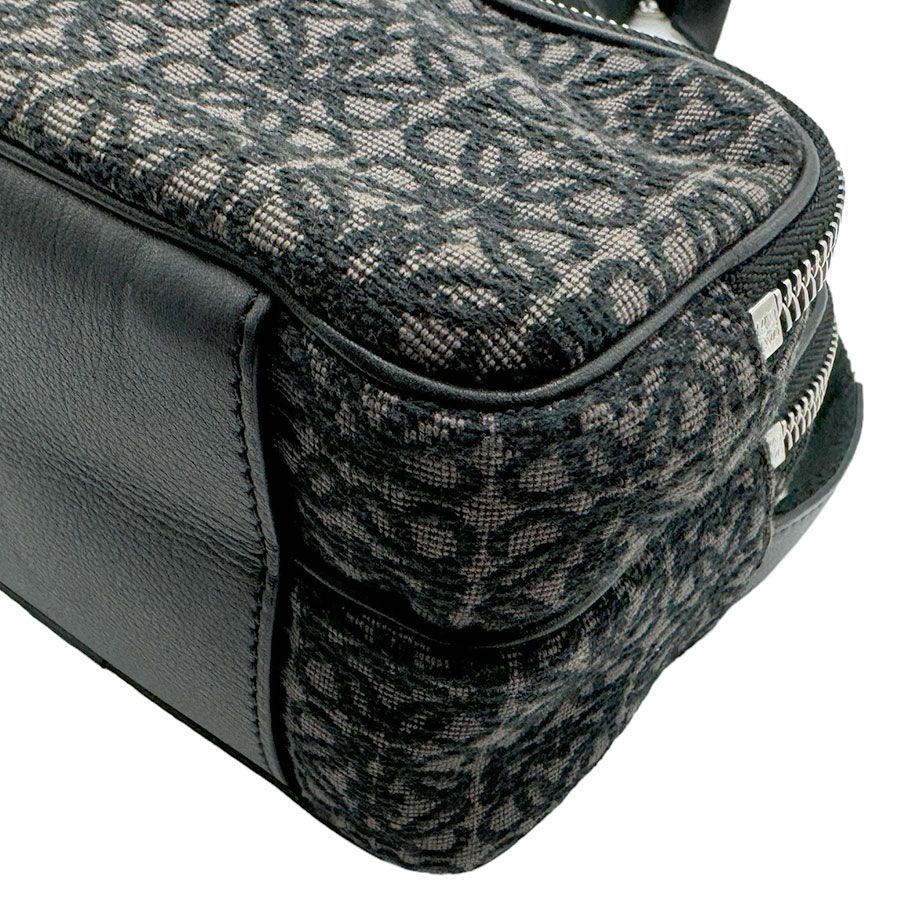 ロエベ LOEWE