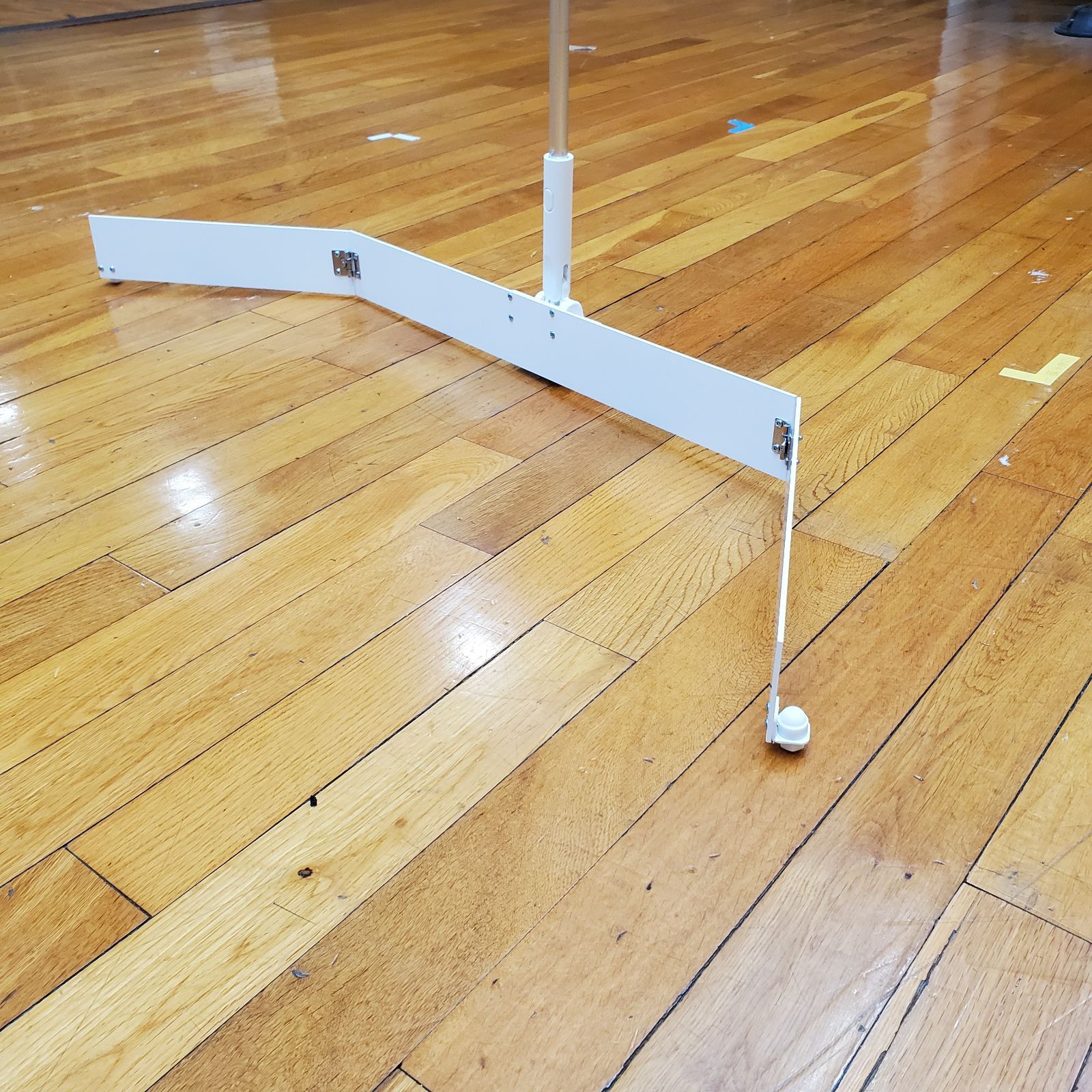 バドミントン　シャトル集め　① i24ahysvvExY9CSFTwrLBd.jpg@webp