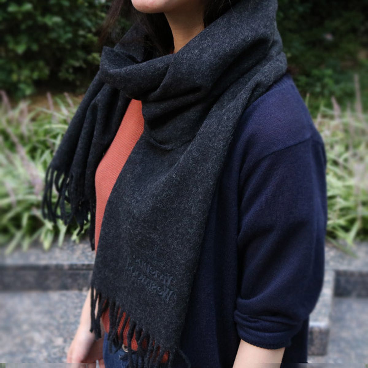 Vivienne Westwood ダークグレーマフラー Vivienne Westwood ダークグレー マフラー Vivienne Westwood