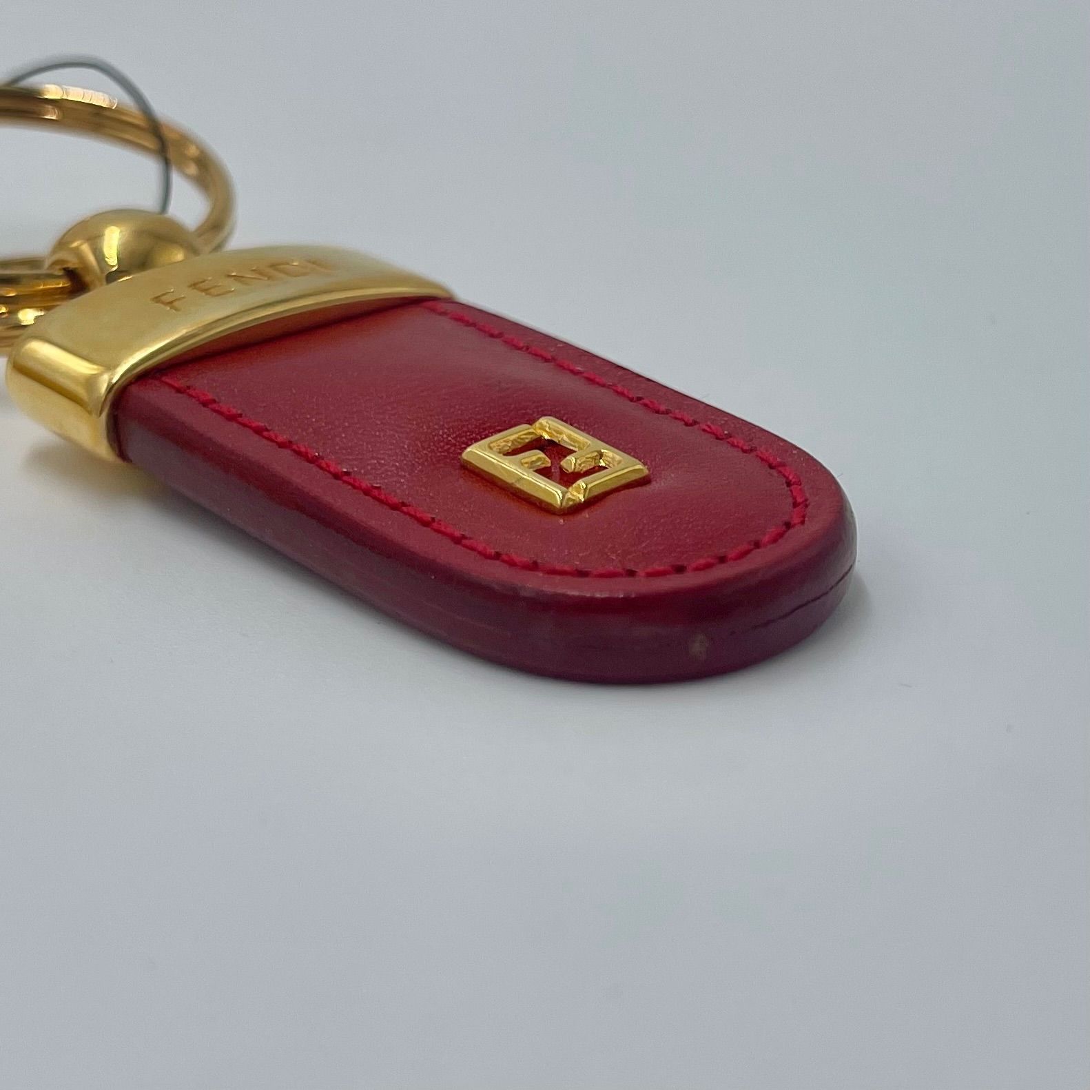 はな様専用　極美品✨FENDI フェンディ　キーホルダー　キーリング　チャーム　レッド　赤色　ゴールド　金色