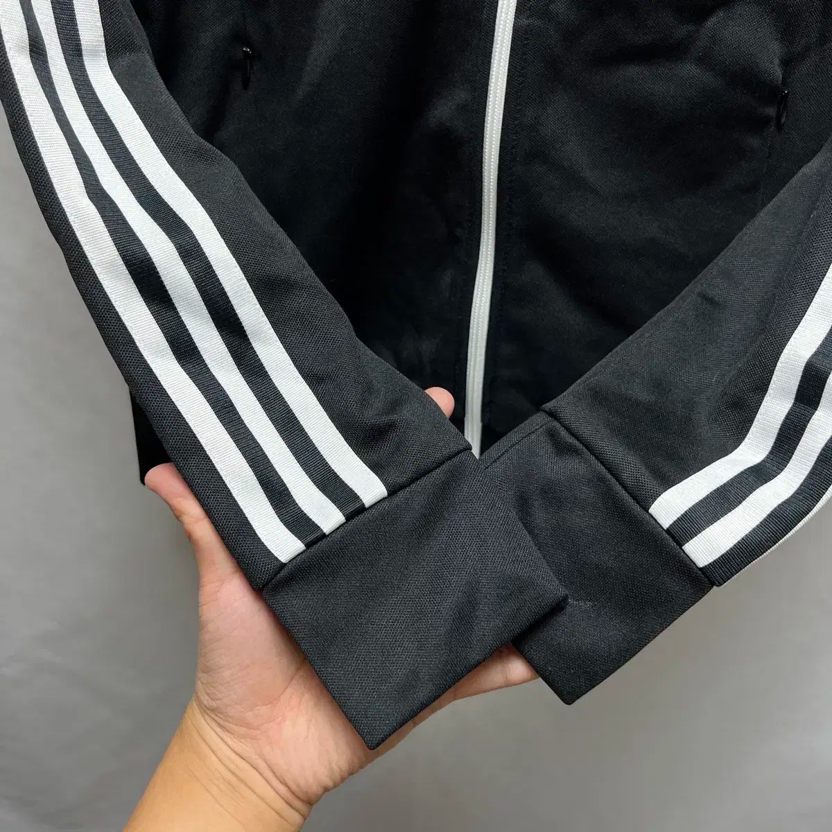 美品　adidas ヨーロッパトラックトップ トラックジャケット ブラック　95 純正品/ 95 adidas(アディダス) ヨーロッパ 黒 タックトップ