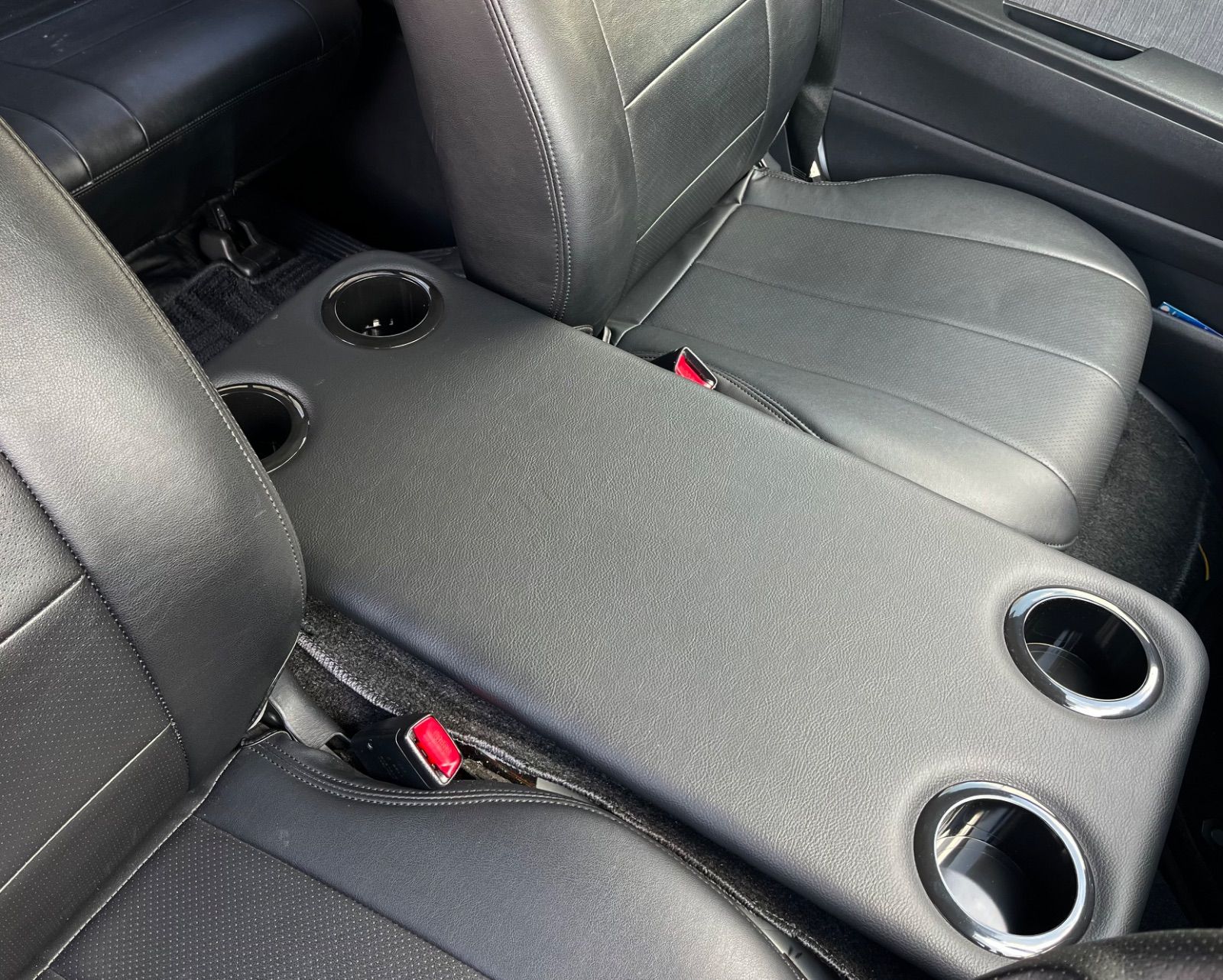 ハイエース 200系 標準ボディ ナロー 用フラットコンソール 難燃合皮レザー ブラック 黒カップ4個