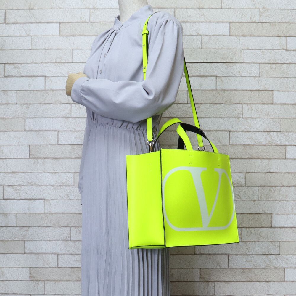 ヴァレンチノ Vロゴ ショルダーバッグ レザー TW0B0G70BXT イエロー  