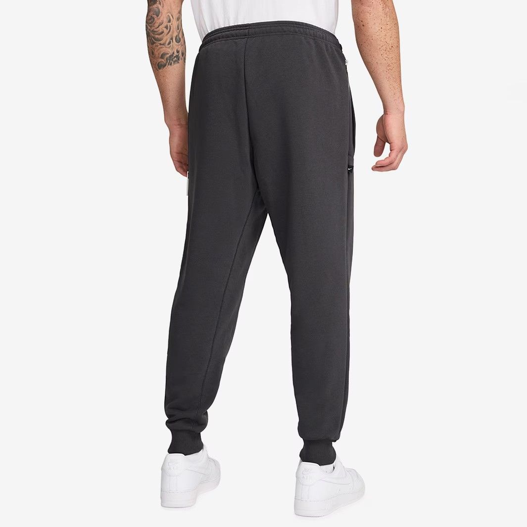 ナイキ リヴァプール 2025 25 ドライフィット トラックスーツ パンツ グレー 灰 白 ホワイト 公式モデル 日本未発売