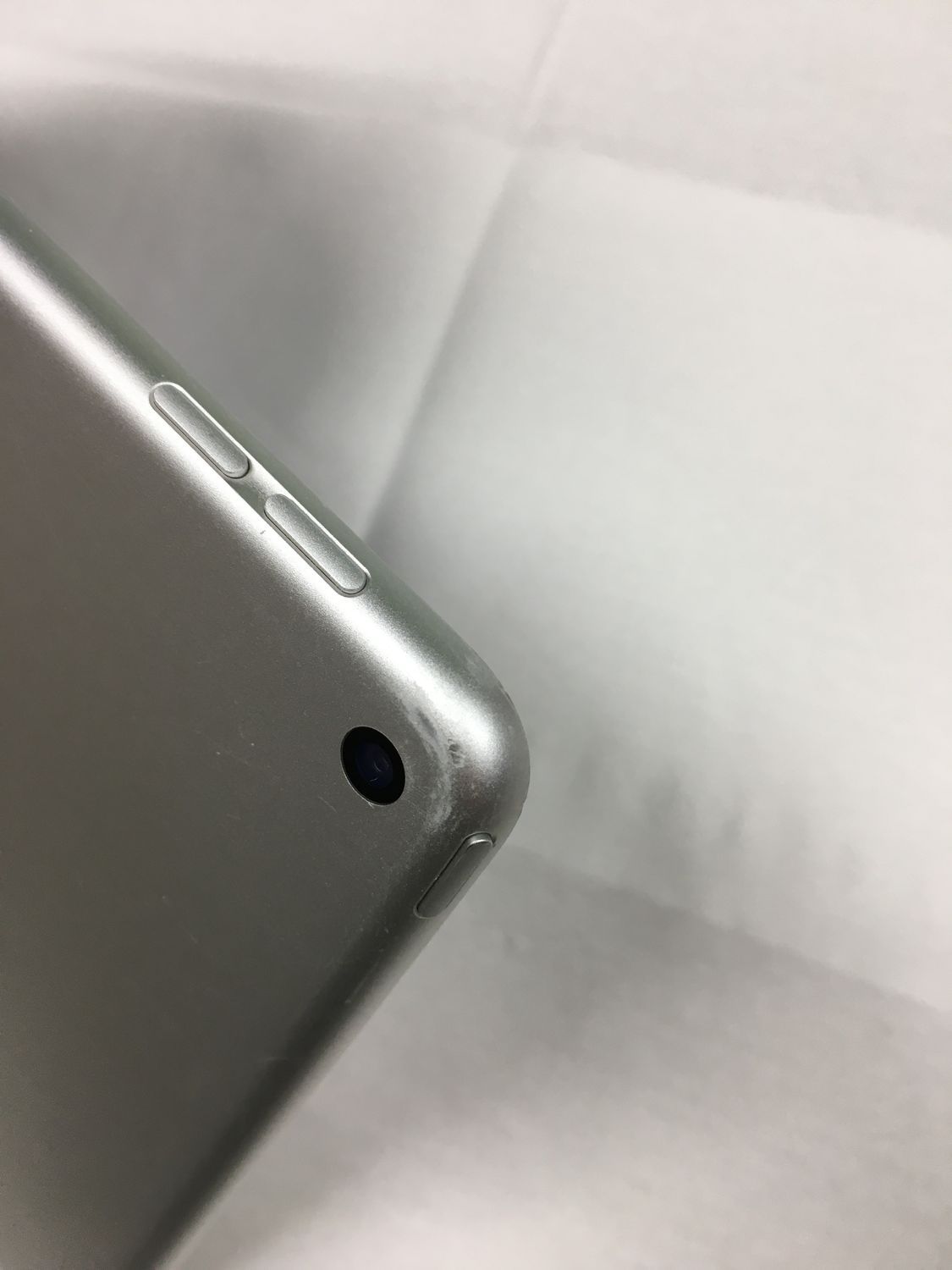 【動作確認・初期化済】Apple iPad mini 第5世代 シルバー本体のみ 動作確認・初期化済み】 液晶美品 電池86％ Apple iPad mini 5