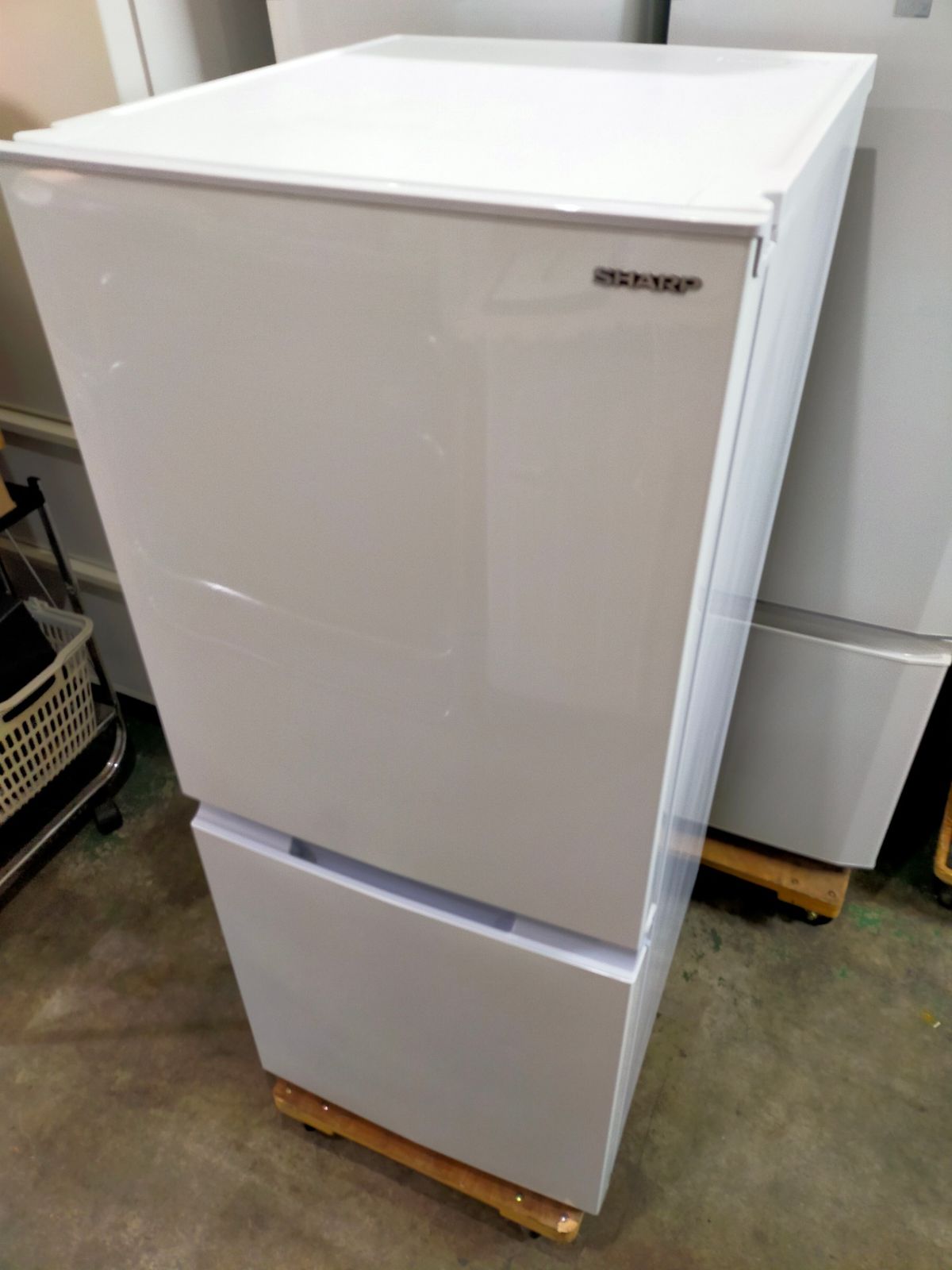 SHARP 冷蔵庫・冷凍庫 SJ-15E9-W 152L 2022年製 SHARP（シャープ） 中古 LGB-SJ15E9W 冷蔵庫 152L SHARP SJ-15E9-W