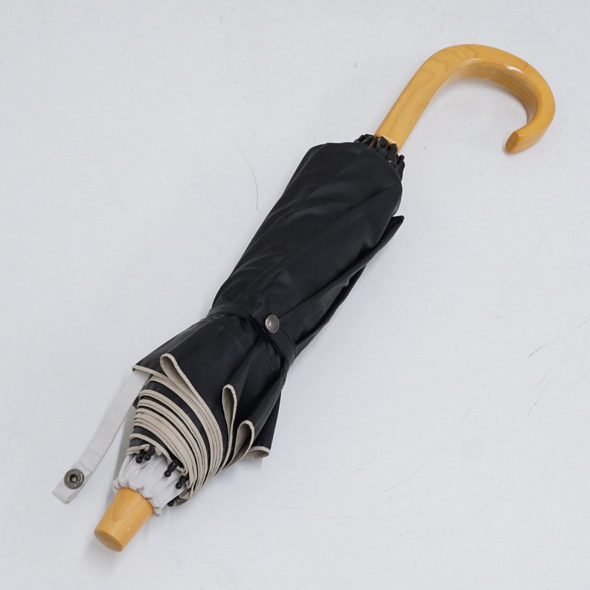 サンバリア100 完全遮光折日傘 USED品 2段折 コンビ ホワイト