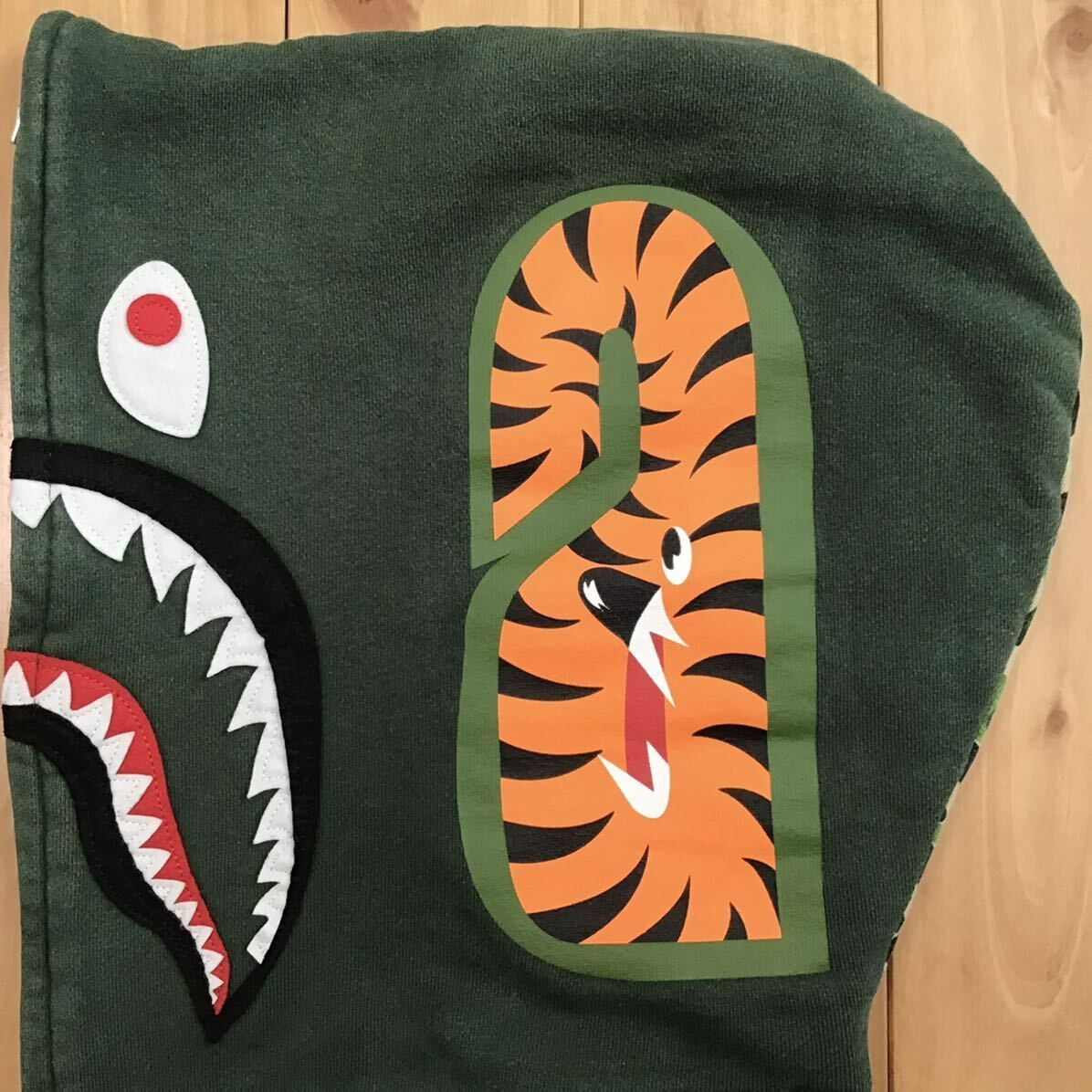 ABC camo green シャーク パーカー Lサイズ shark full zip ABC camo green シャーク パーカー Lサイズ shark full zip