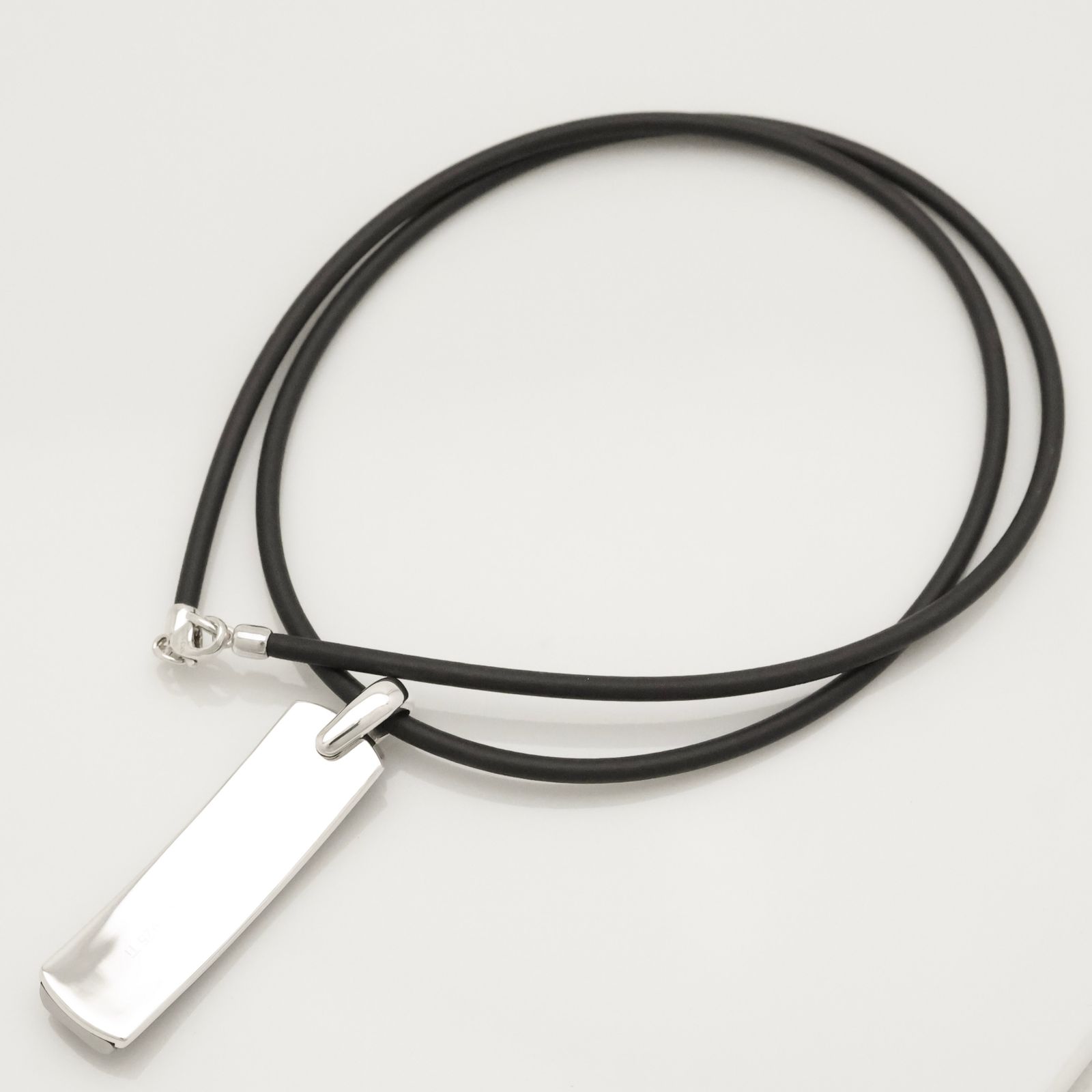 Tiffany & Co. ネックレス　ナロー　バー　チタン　ラバー Tiffany & Co. ネックレス ナロー バー チタン ラバー メンズ