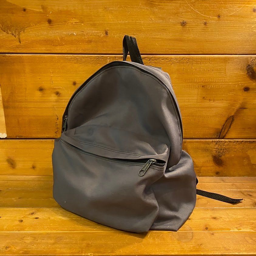 ☆eastpak リュック グレー USA製 - メルカリ