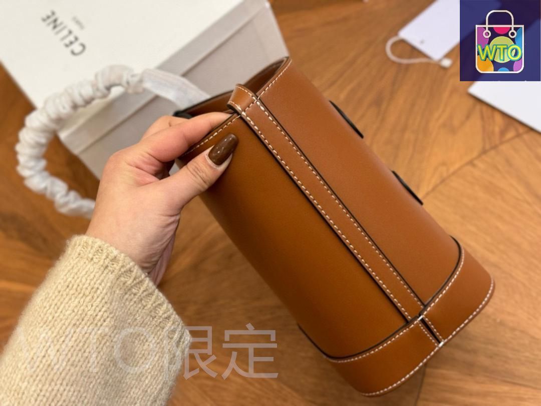 関税送料無料【CELINE】スモール バケット キュイル トリオンフ セリーヌ スモール バケット キュイル トリオンフ ショルダー