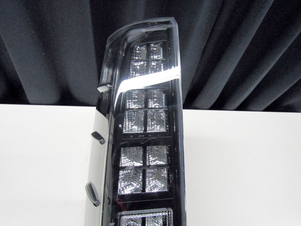 トヨタ 80 ヴォクシー 前期 純正 左 テールランプ ZWR80G Koito