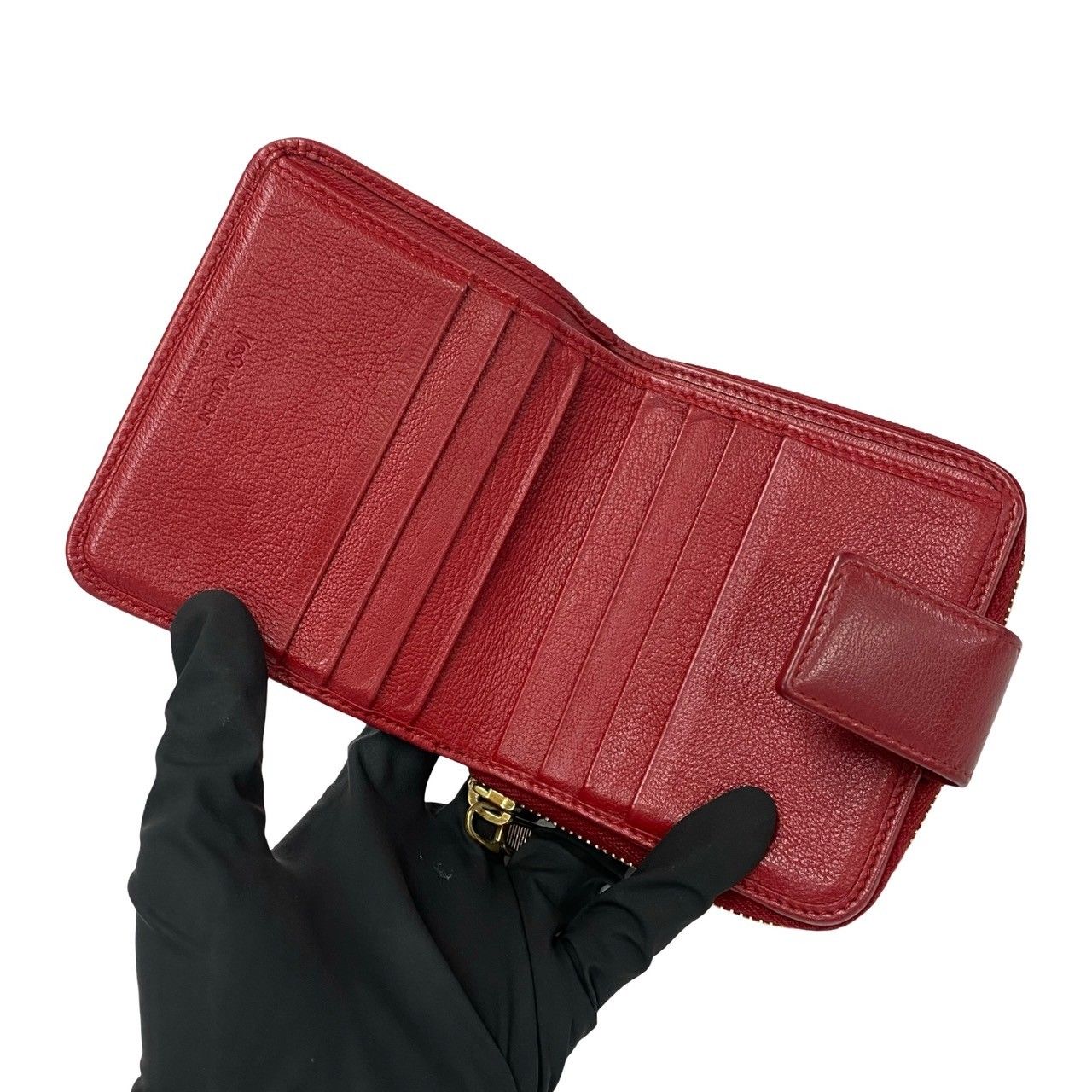 Yves Saint Laurent イヴサンローラン 折り財布 赤 ロゴ 美品 Yves Saint Laurent イヴサンローラン 折り財布 赤 ロゴ 美品
