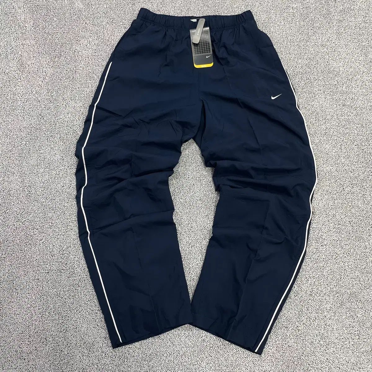 M 新品 Nike(ナイキ） Y2K サイドライン トレーナー パンツ N4820