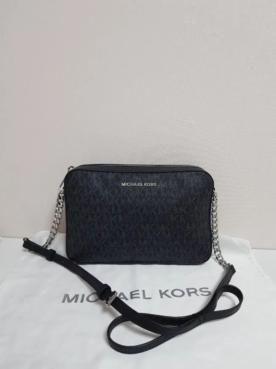 マイケルコース クロスバック ㅡ ほぼ