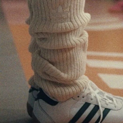 adidas クリーム色 レッグウォーマー 新品未使用 adidas - adidas クリーム色 レッグウォーマー 新品未使用の通販