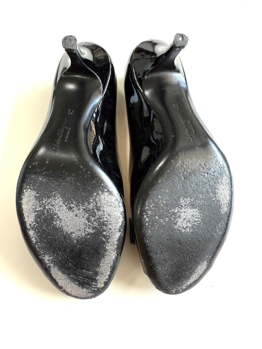 【箱・保存袋付き】Ferragamo フェラガモ ヴァラリボン パテントレザー パンプス 7cmヒール 黒 7½D