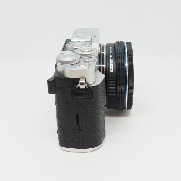 OLYMPUS E-P7