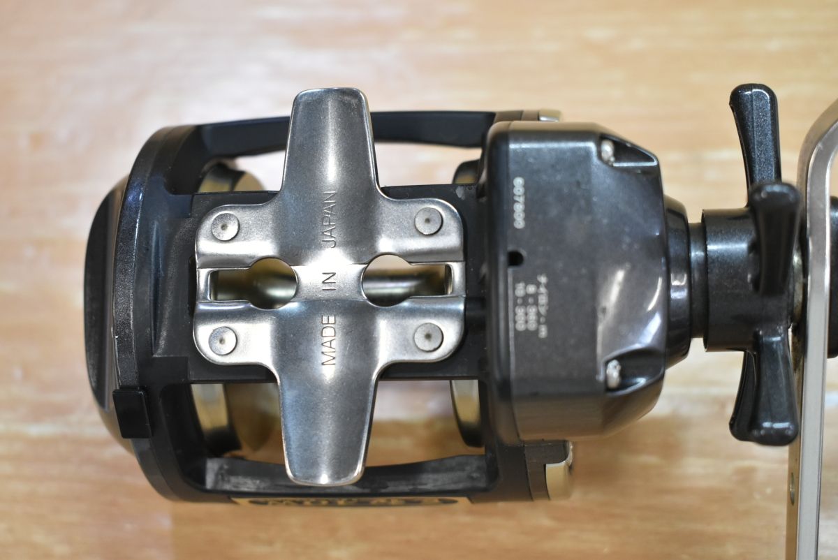 フィッシング ダイワ 巨鯉 40W 右巻き ③ DAIWA KYOGOI ベイトリール