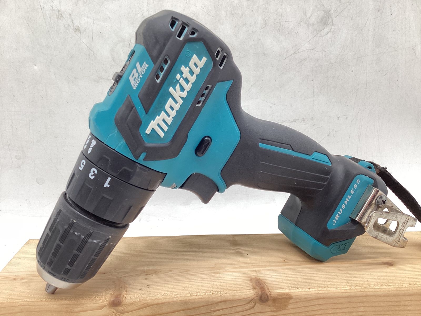 品 Makita|マキタ 充電式振動ドライバドリル 10.8V|4.0Ah 本体のみ HP332DZ IT0JUOQD13AO エコツール豊田インター店 M02