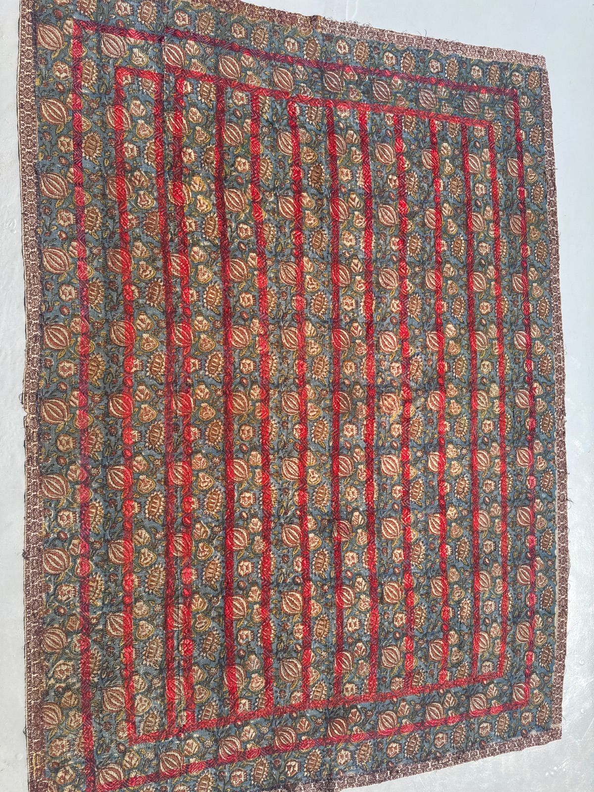 ラリーキルト カンタ刺繍 グドゥリー ラグ マット ソファーカバー バグルー 青 からし 葉っぱ チェック 緑 うす茶