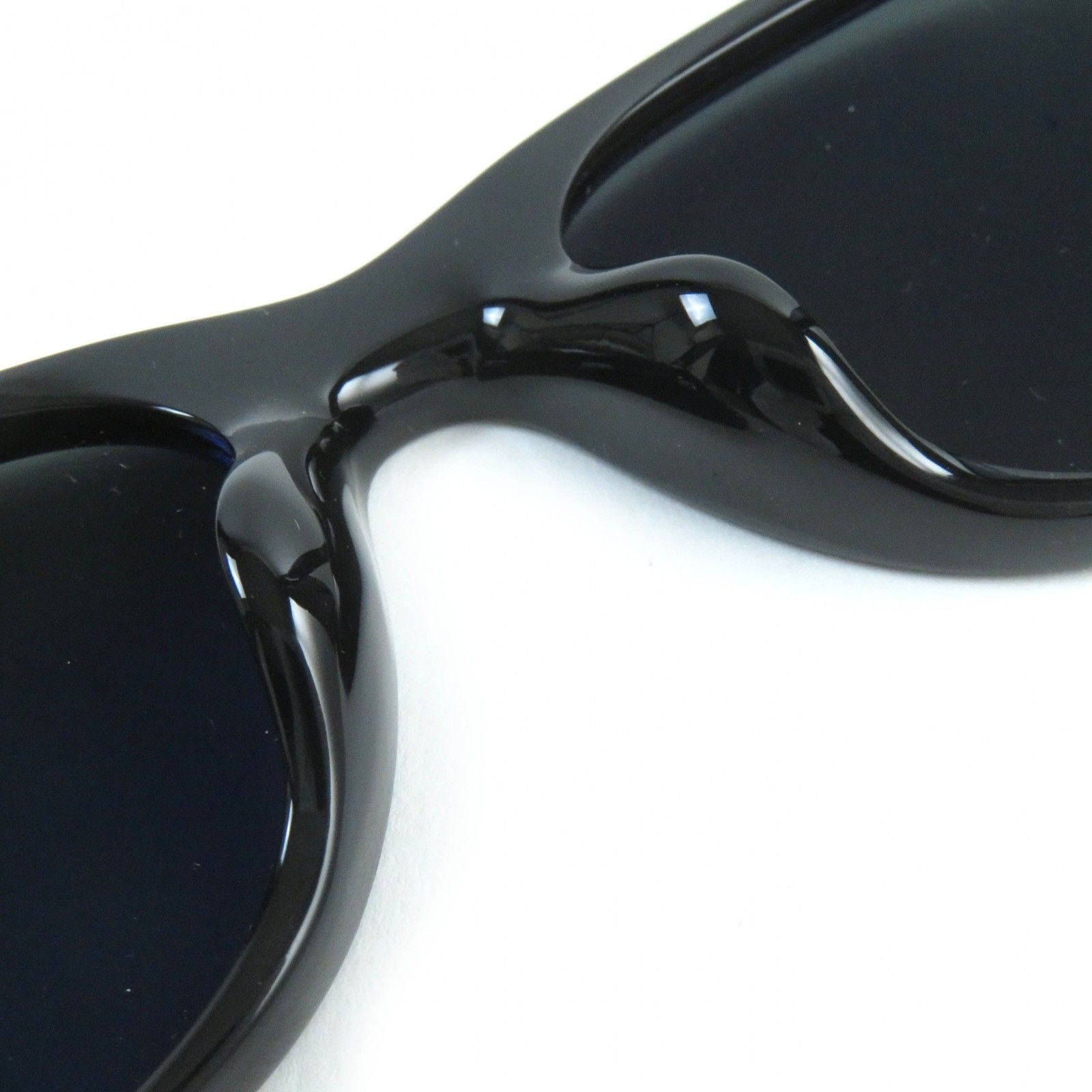 未使用品△Ray-Ban レイバン RB2132-F NEW WAYFARER ニューウェイファーラー サングラス アイウェア ブラック 55□18  イタリア製 メンズ オススメ◎ - メルカリ