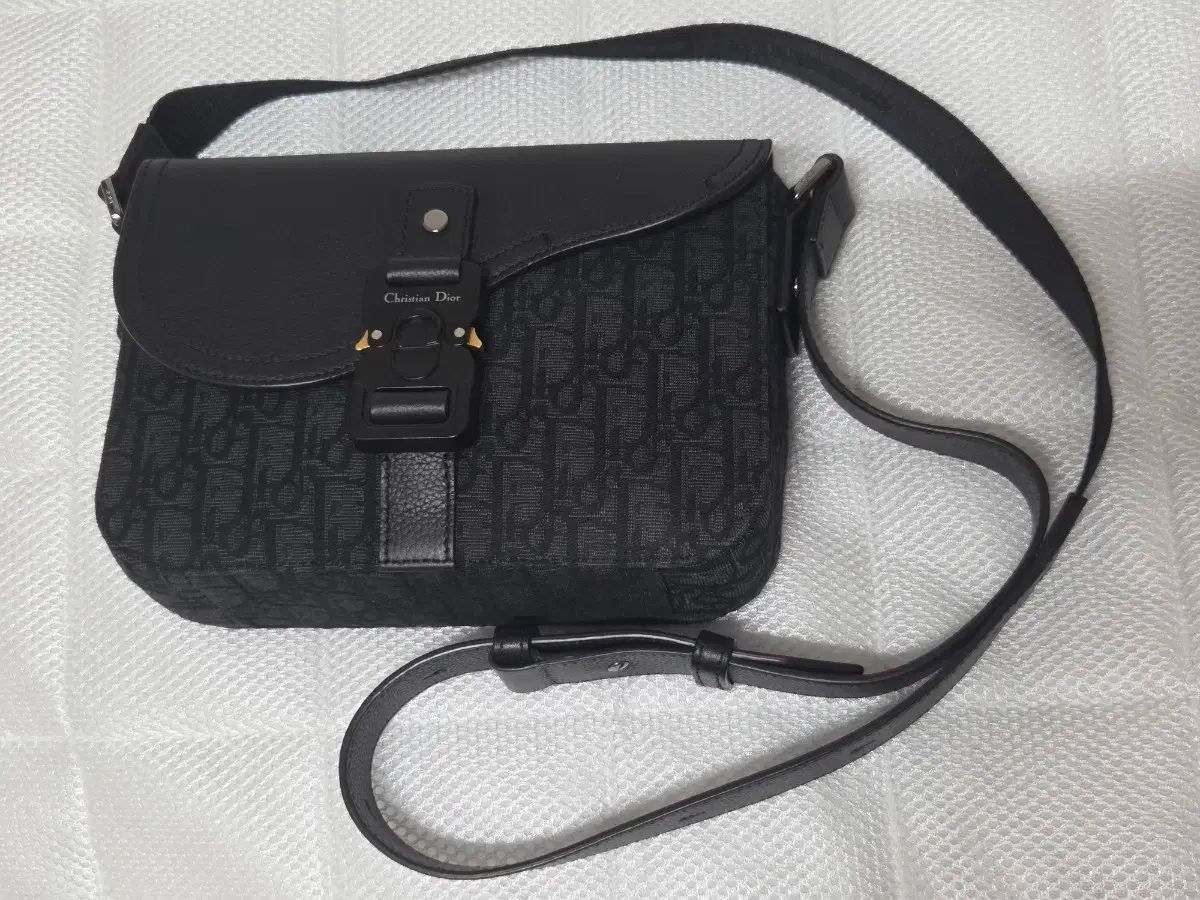 Dior(ディオール) メッセンジャーバッグ オブリーク サドル