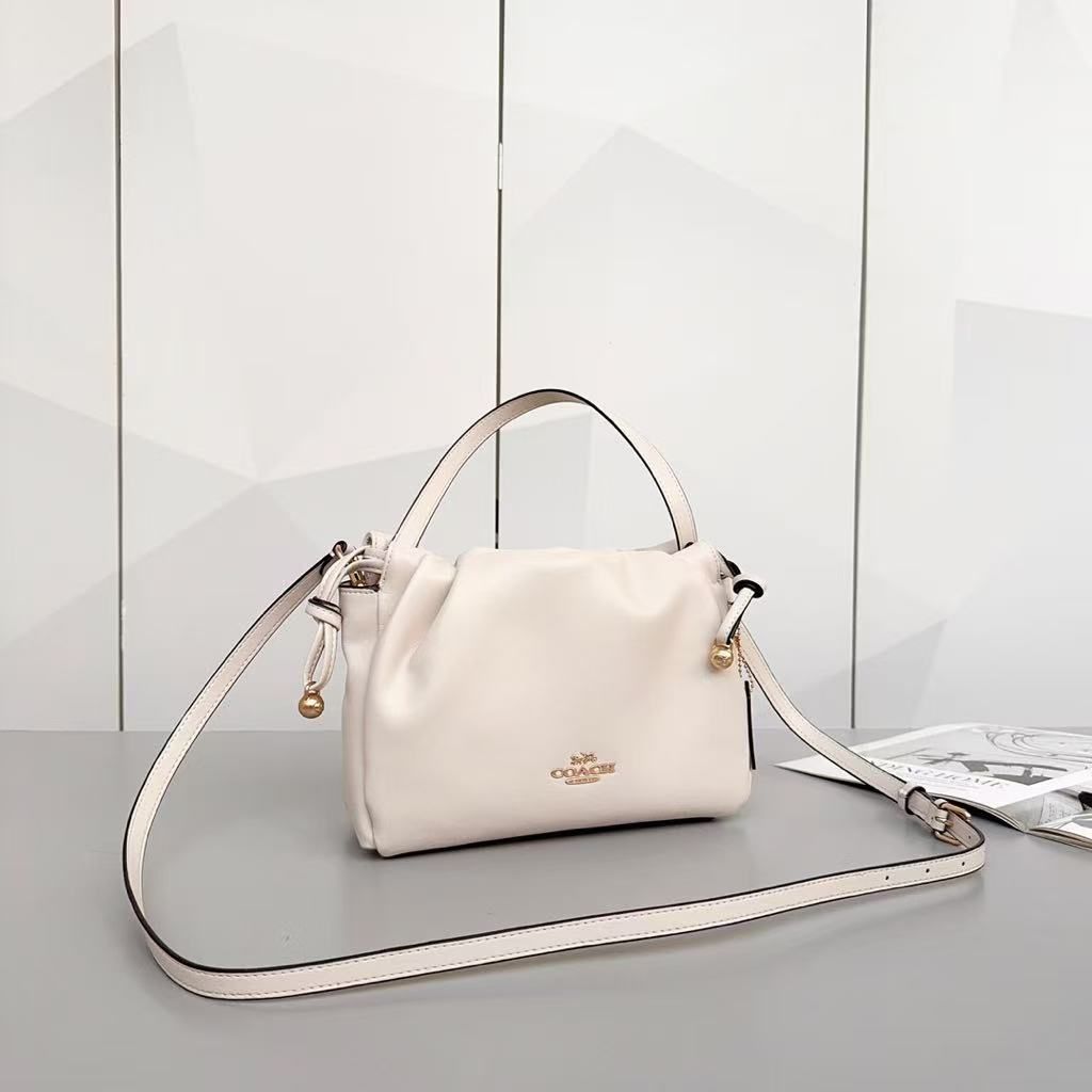 COACH FAYE コーチ CT763 フェイ ドローストリング バッグ ハンドバッグ 2WAY ショルダーバッグ クロスボディバッグ 牛革 レディース 曇り型 ラージサイズ アウトレット ホワイト