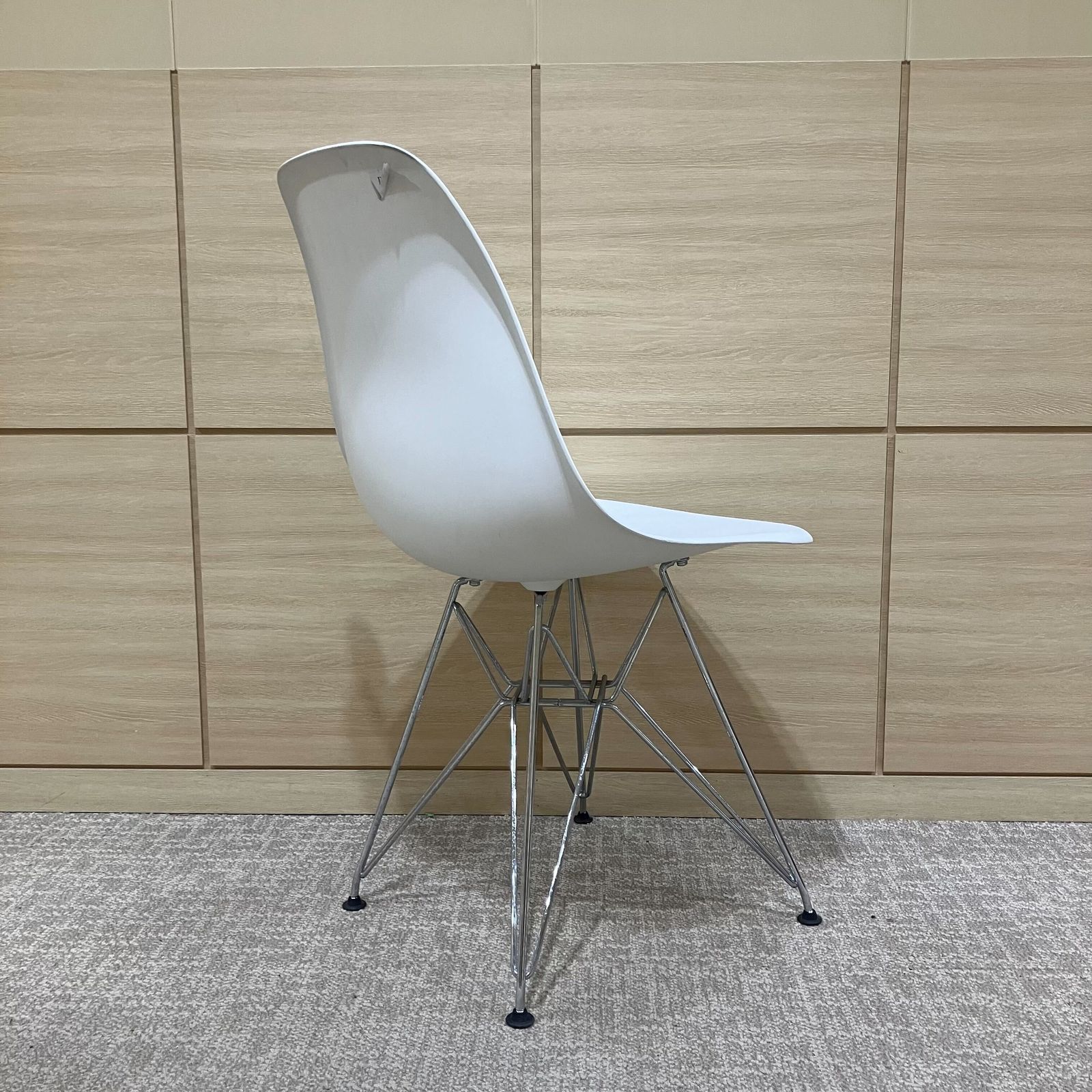 美品 Vitra Eames イームズ プラスチック シェルチェア ホワイト 白 Herman Miller Eames Shell Chair イームズ シェルチェア