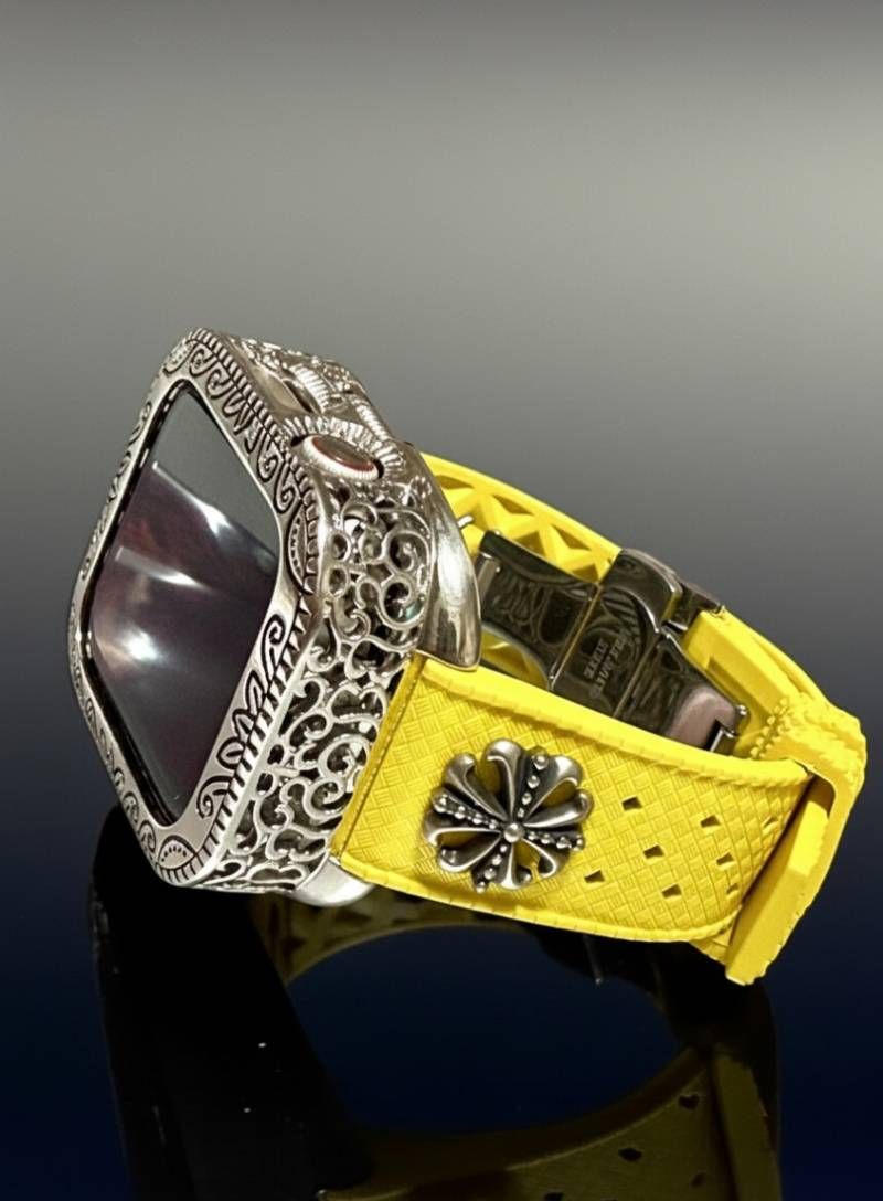 イエロー AppleWatch用フッ素ラバー バンド コンチョ アラベスクカバー ケース アップルウォッチ用 カスタムバンド 44 45 46 49 SE Ultra CHRISTIANNAURATH_COM_BR