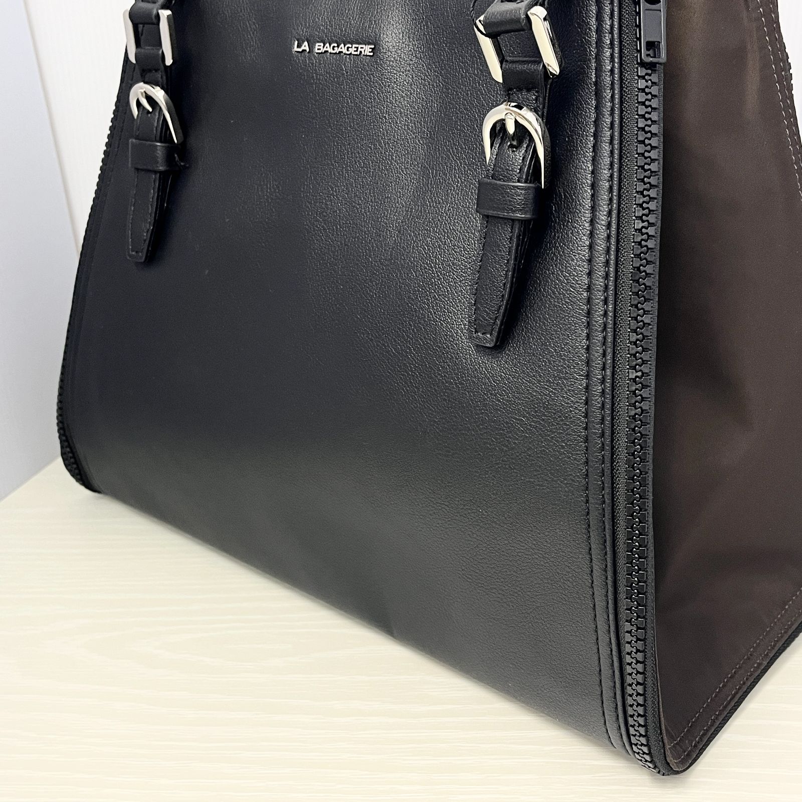 【未使用】LA BAGAGERIEラ バガジェリーエナメルブラックトートバッグ 楽天市場】ソフトエナメル ロゴテープトートバッグ Lサイズ／ラ