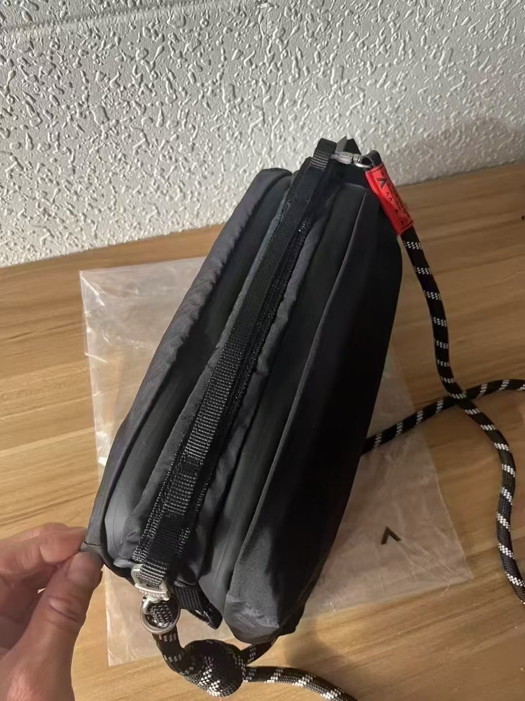 新品未使用❣️ topologie ボトルサコッシュ（ストラップ付き）２点セット 新品未使用】topologie ボトルサコッシュストラップ付き