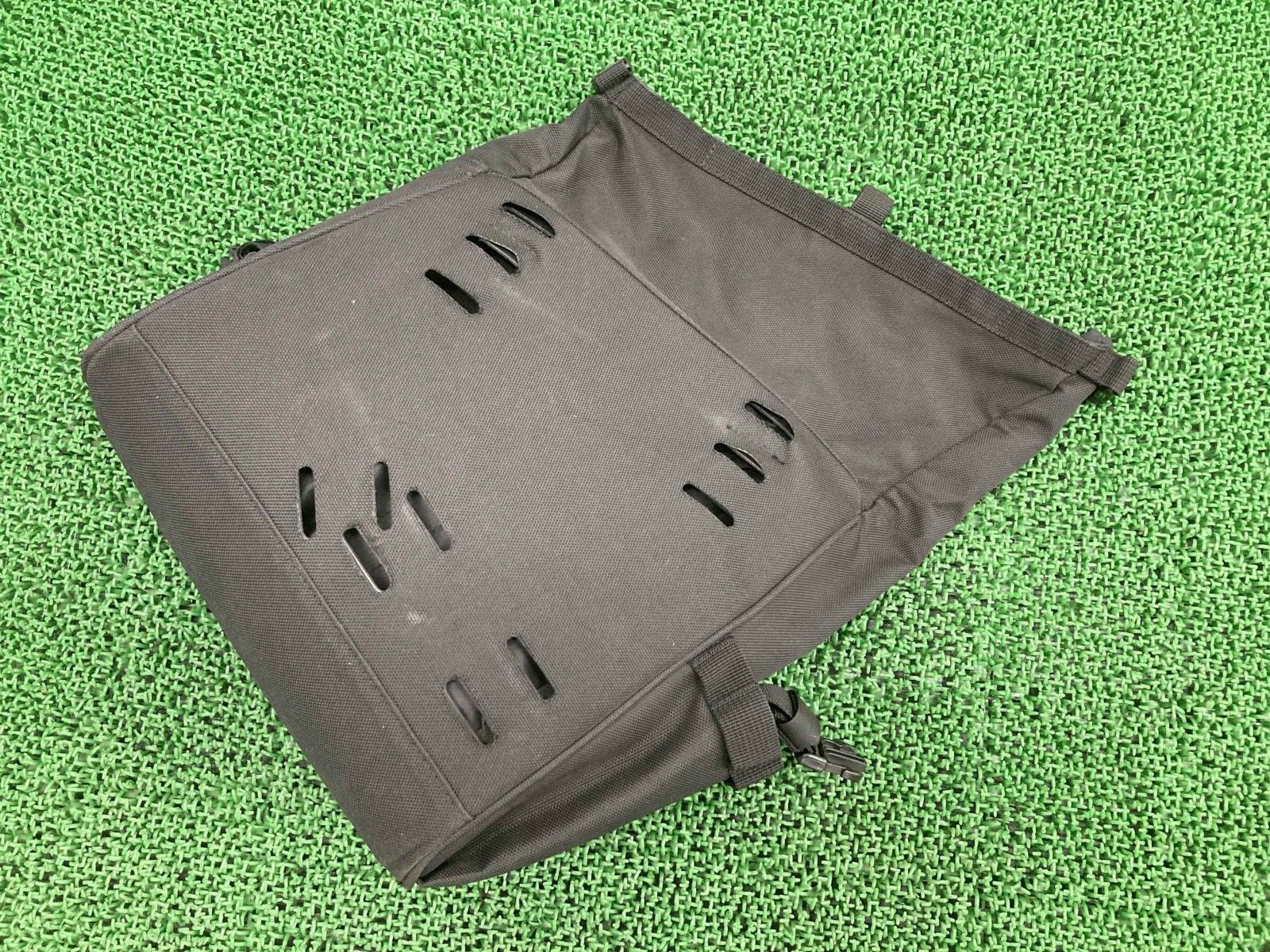 クリアキン製M8ソフテイル スイングアームバッグ 社外 バイク 部品 KURYAKYN ハーレー 18年～ソフテイル ナイロン HOODRAT iE