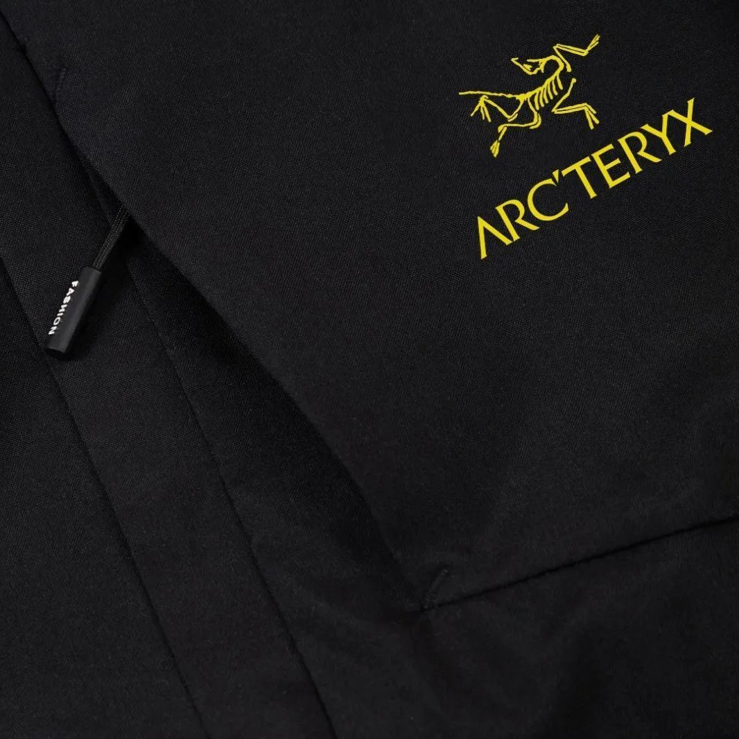 新品未使用 アークテリクス ARC'TERYX GORE-TEX Pro Jacket ブラック  ナイロンジャケット  男女兼用「並行輸入品」